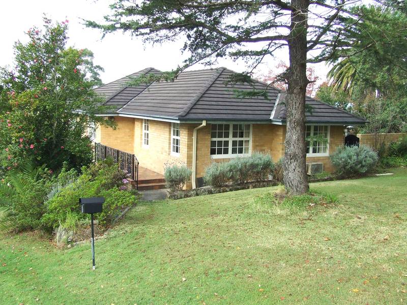 ***LEASED***. . .Renovated family living... Walk to village & shops Picture