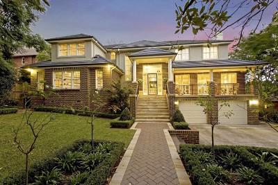 MODERN MASTERPIECE! offer Residential
