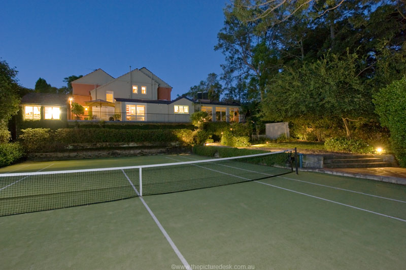 GRAND EAST-SIDE RESIDENCE WITH COURT AND INDOOR POOL! Picture 1