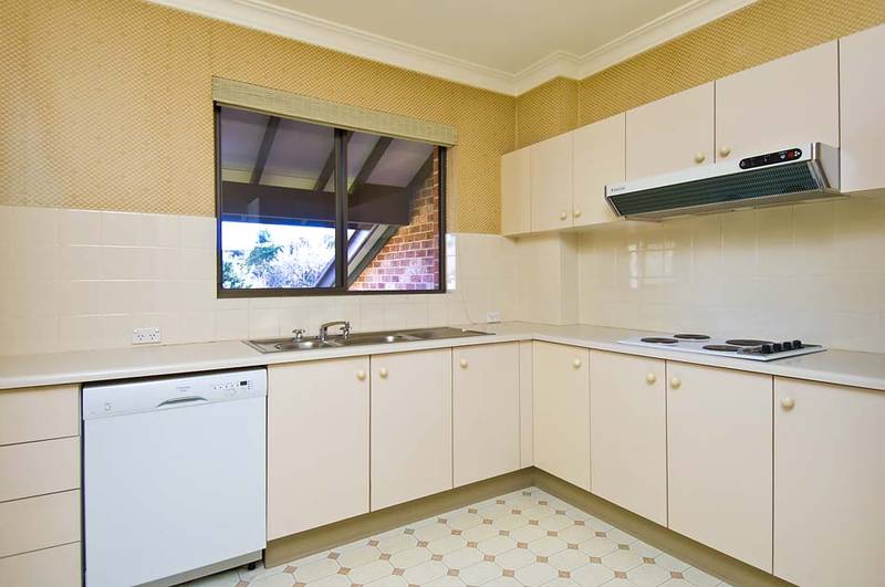 "THE COTSWOLDS" Picture 3