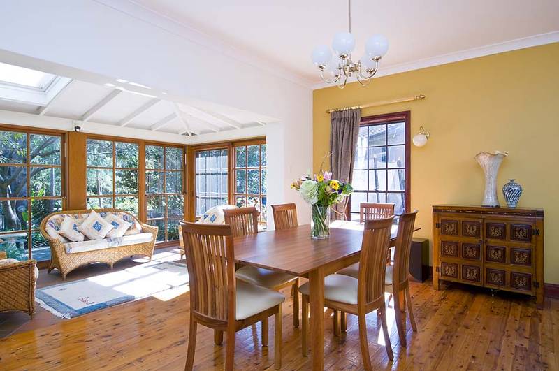 EASY FAMILY LIVING! Picture 3