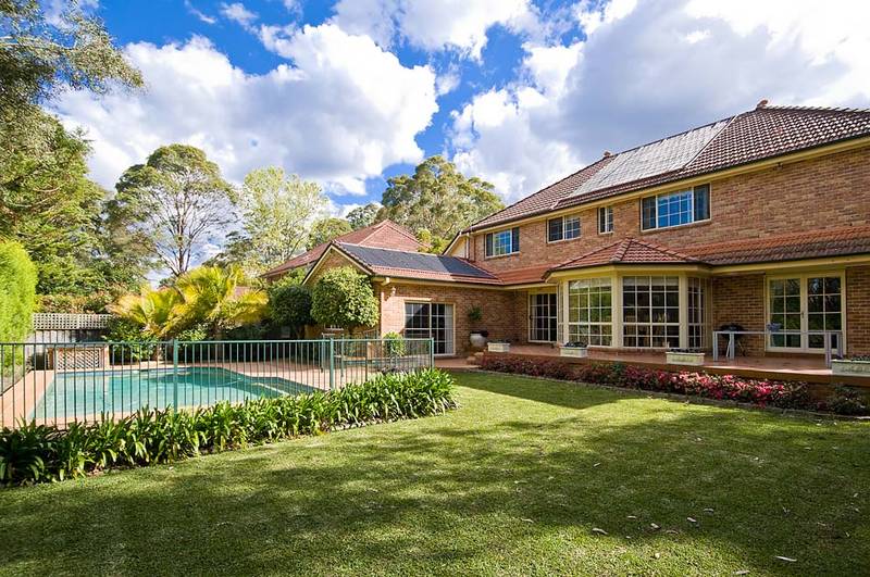 5 BEDROOMS, TRIPLE GARAGE, 44.5SQM! Picture 2