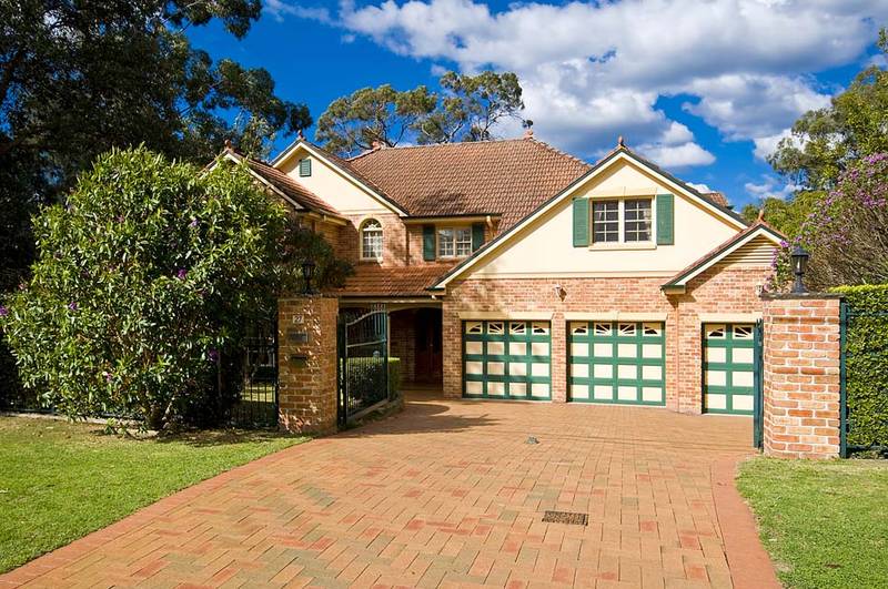 5 BEDROOMS, TRIPLE GARAGE, 44.5SQM! Picture 1