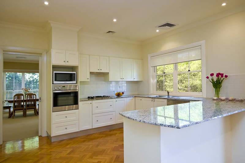 SECURITY, LUXURY, LIFESTYLE! Picture 3