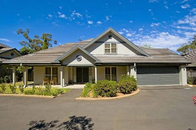 SECURITY, LUXURY, LIFESTYLE! Picture SECURITY, LUXURY, LIFESTYLE! Picture