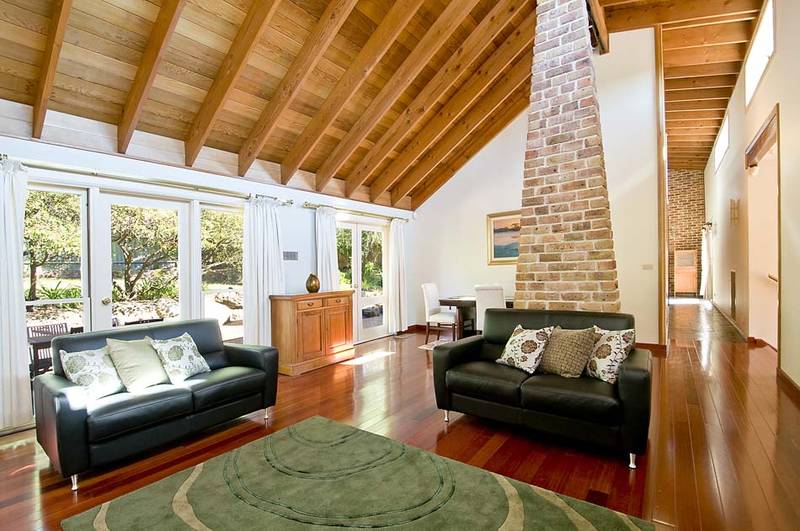 THE CROWD PLEASER! Picture 2