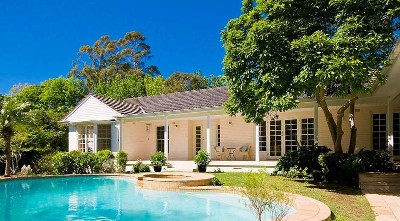 AUCTION ON SATURDAY 14 NOV AT 12 NOON - EXCLUSIVE FAMILY HOME! Picture AUCTION ON SATURDAY 14 NOV AT 12 NOON - EXCLUSIVE FAMILY HOME! Picture