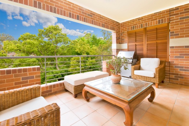 STUNNING, SENSATIONAL AND STYLISH! Picture 3