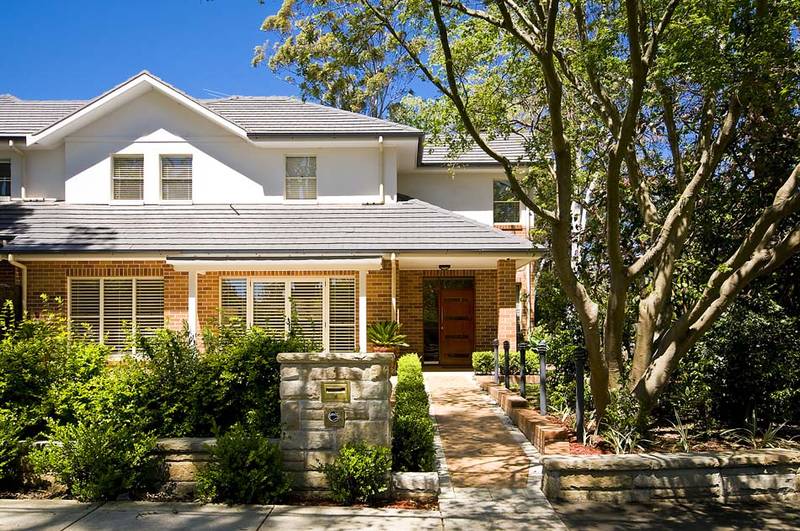 UNIQUE 'BOUTIQUE' OVER 55'S RESIDENCE! Picture 1