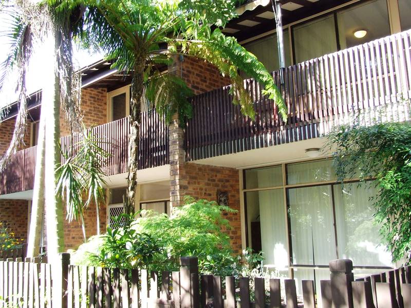 ***APPLICATION & DEPOSIT TAKEN*** Fantastic 2 bedrooms townhouse - just minutes from Turramurra train station Picture 1