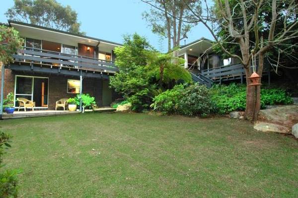 IT'S GOT THE LOT! Picture 1