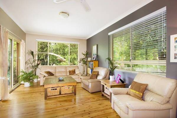 Family Friendly ( SHORT TERM LEASE TO MARCH 2008) Picture 3