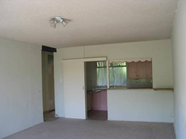 Ground Floor Apartment Living- Inspect Sat 8/12 Picture 3