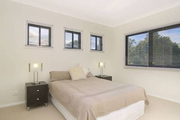 TORRENS DUPLEX - 3 BEDROOMS - MUST BE SOLD Picture 2