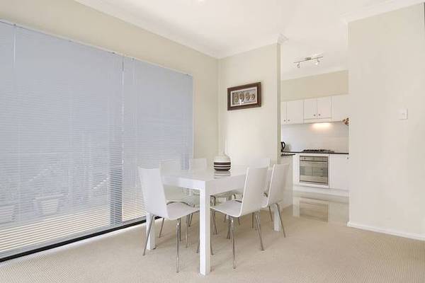 TORRENS DUPLEX - 3 BEDROOMS - MUST BE SOLD Picture 3