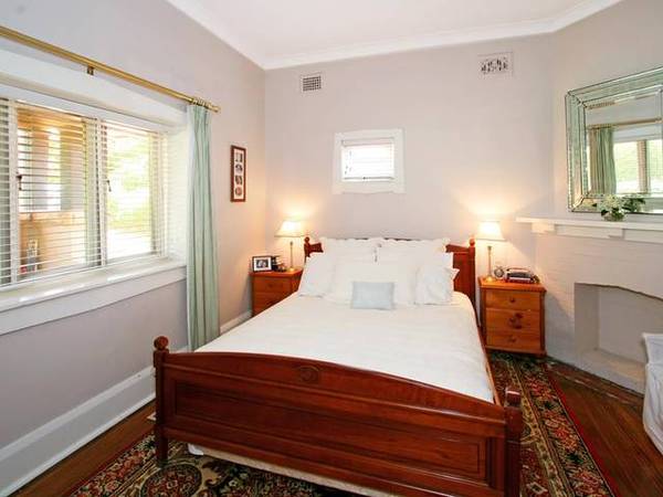 ROMANTIC REVIVAL Picture 3