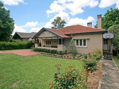 ROMANTIC REVIVAL Picture