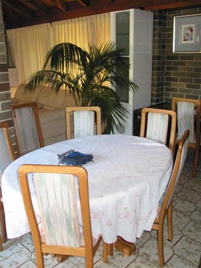 UNIQUE 2 STOREY HOME Picture 3