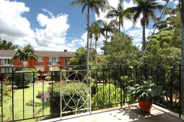 ELITE SOUGHT AFTER ESTABLISHED COMPLEX Picture 1