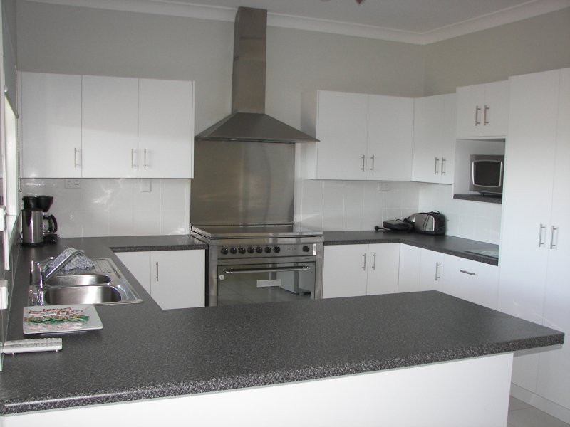 Brand New 4 Bedroom Home in Horseshoe Bay Picture 2