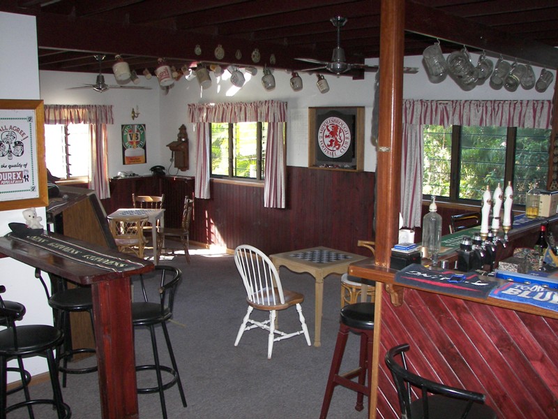 A Classic Queensland Entertainer - with large bedrooms and livings areas. Picture 2