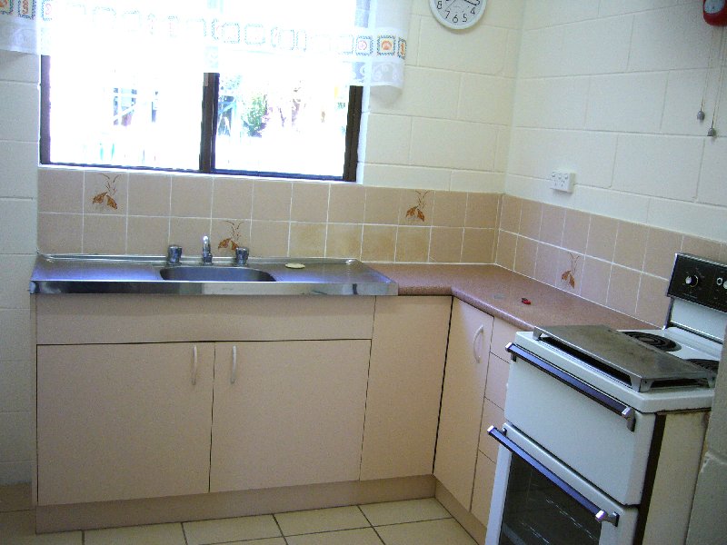 Fully Furnshed Unit in Nelly Bay Picture 2