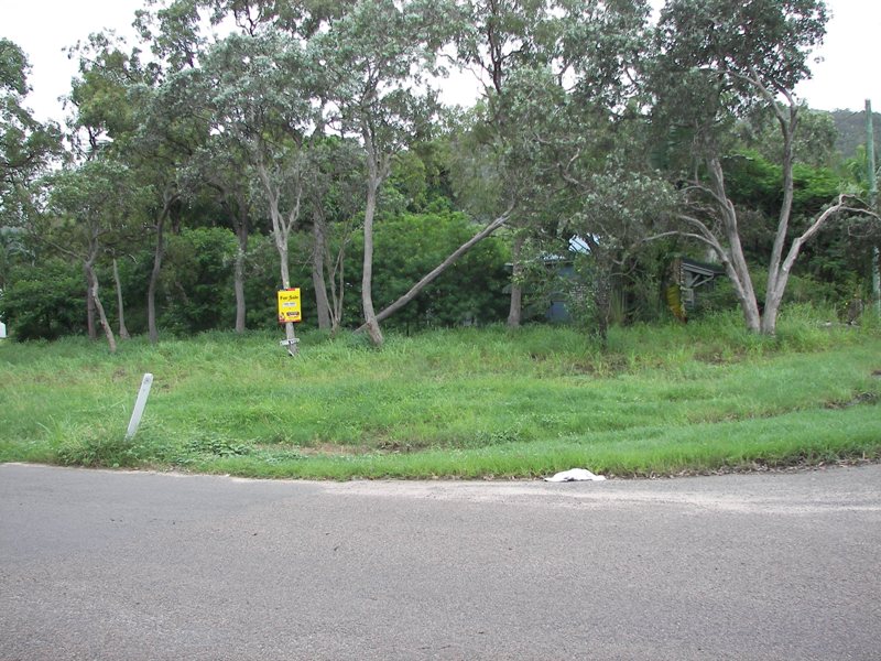 Great Corner Location Close to The Beach! Picture 3