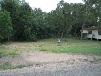 Large Lot with Creek Backdrop! Picture