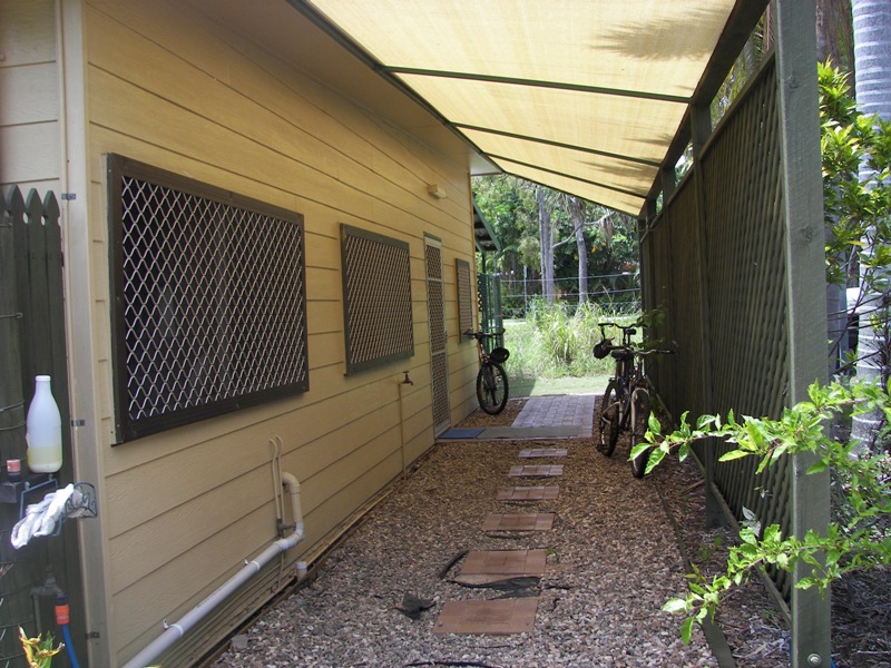 HOUSE, 2 SHEDS, 1416M2, TOURIST CORE ZONING, SOONING STREET Picture 2