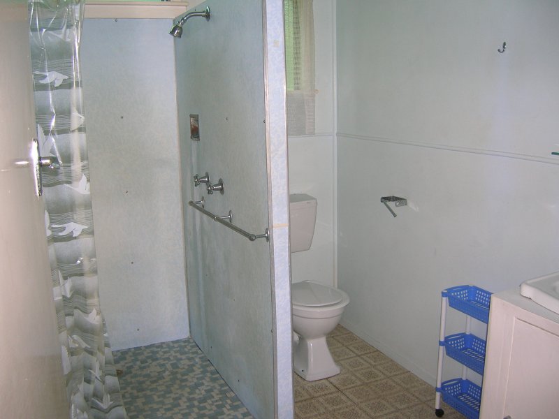 Minutes to Horseshoe Bay Beach front Picture 3