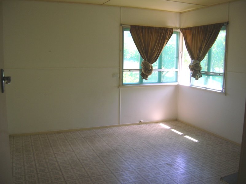 Minutes to Horseshoe Bay Beach front Picture 2