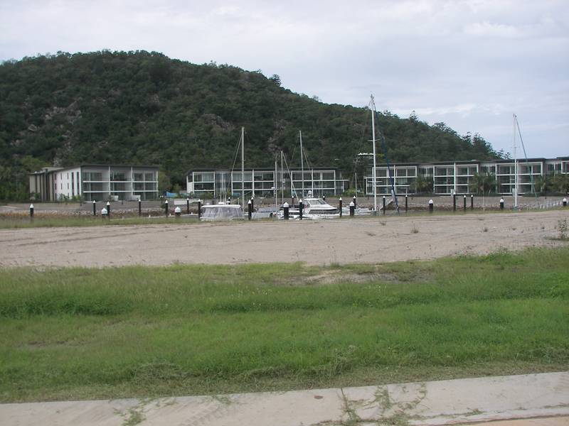 FREEHOLD
WITH
10M.
PRIVATE
MARINA
BERTH Picture 3