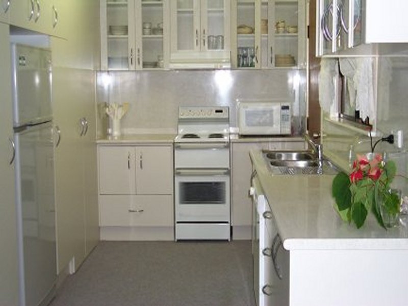 Large home in quiet street Picture 2