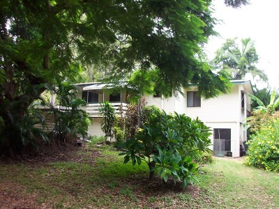 Large home in quiet street Picture
