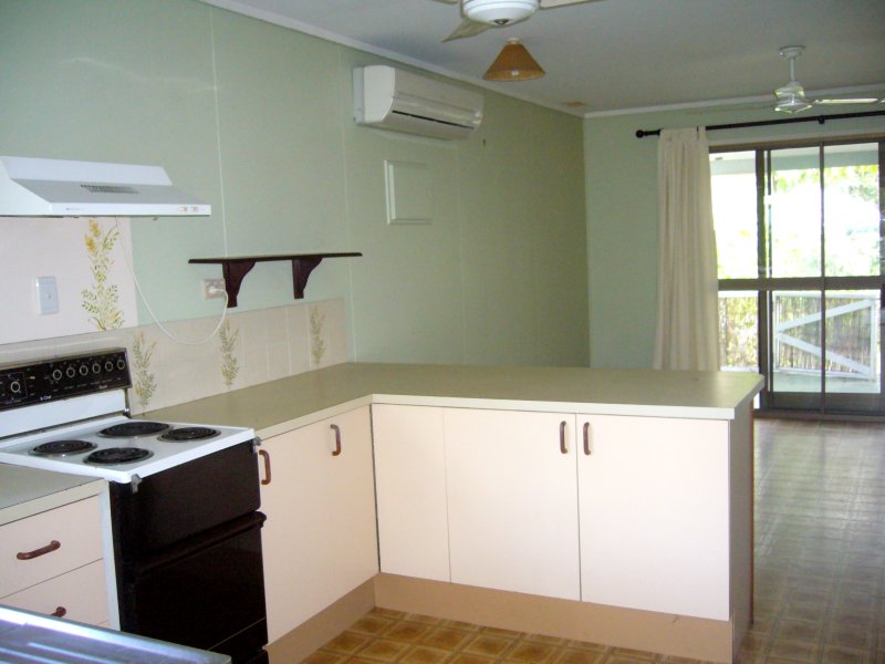 2 bedroom home with sleep out in Nelly Bay -
includes gardening & lawn mowing Picture