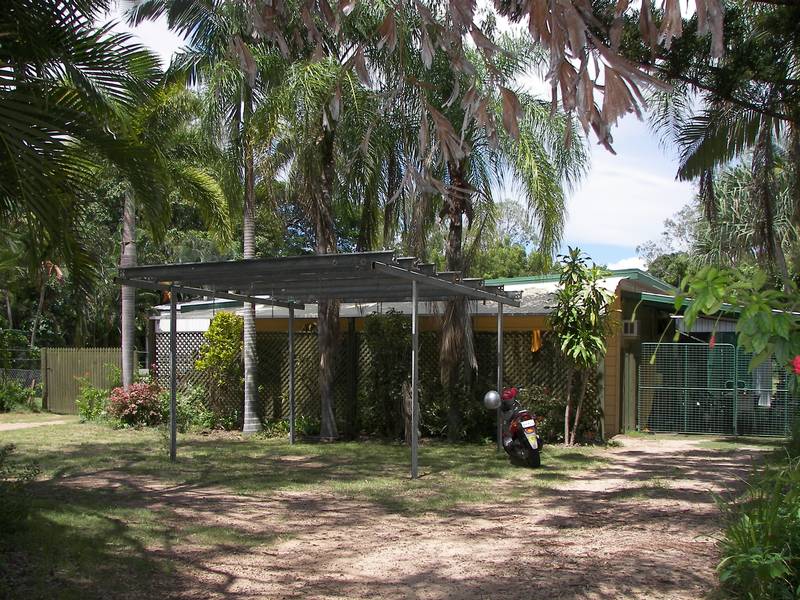 Great Exposure - Sooning Street -
Nelly Bay Picture 3