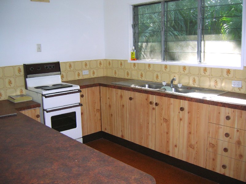 2 bedroom duplex in beautiful Picnic By Picture 3