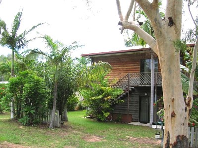 1 Street from Picnic Bay Beach Picture 1 Street from Picnic Bay Beach Picture
