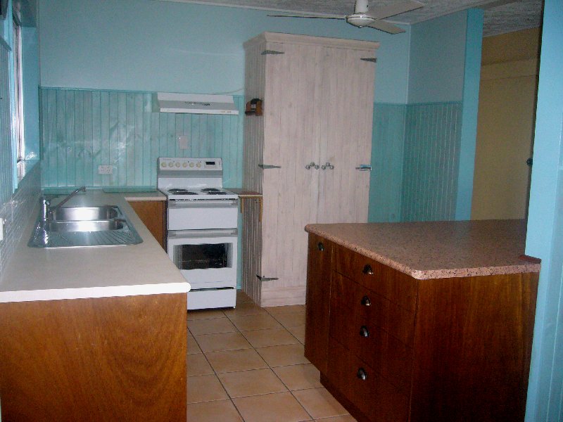 2 bedroom home with attached guest accommodation Picture 3