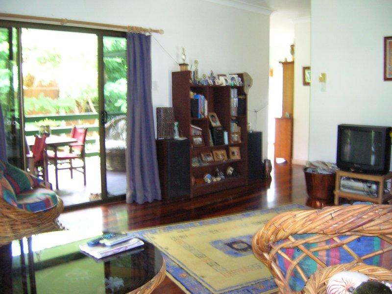 Views to Front - Views to Rear - Large block - High and Dry Picture 2