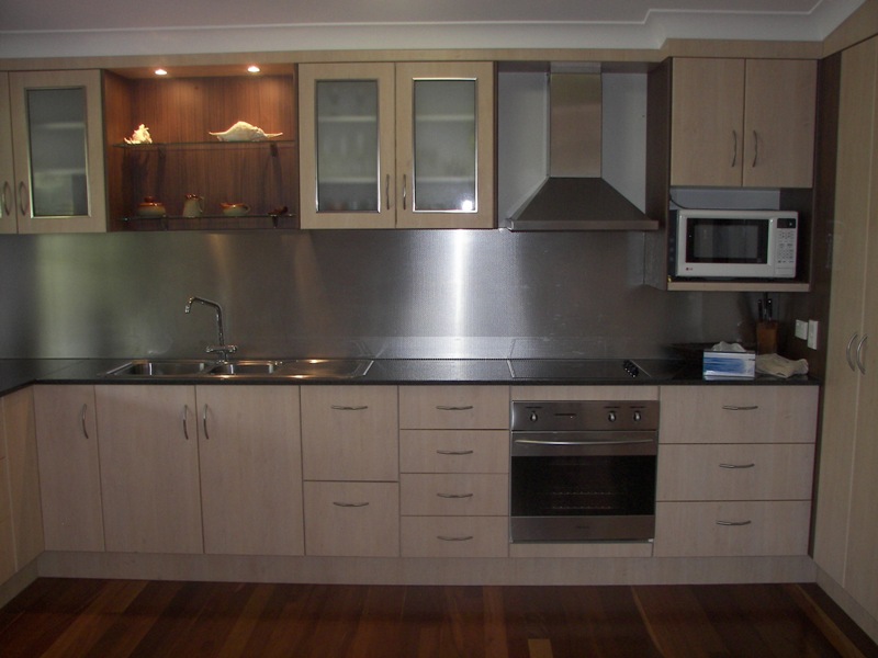 MAGNIFICENT PROPERTY -WILL SELL THIS MONTH - VALUE PLUS !! Picture 3