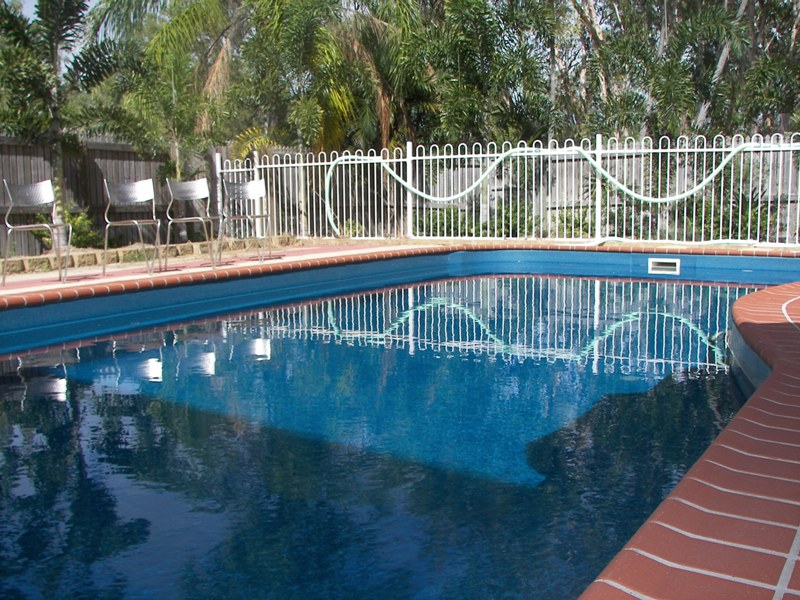 MAGNIFICENT PROPERTY -WILL SELL THIS MONTH - VALUE PLUS !! Picture 2