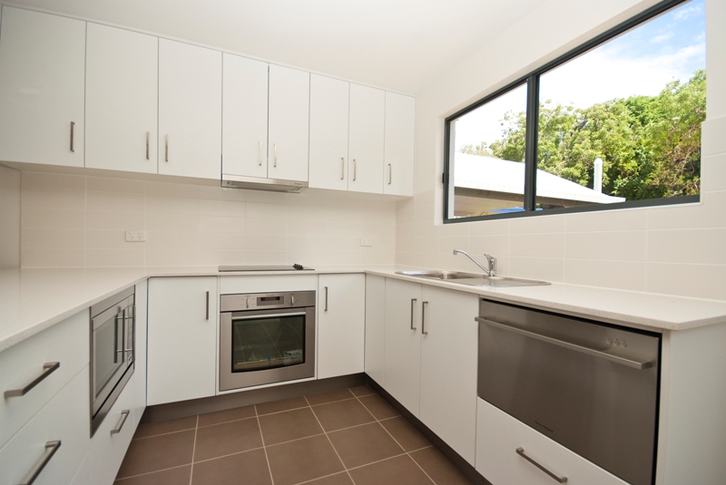 Exciting New Beachfront Townhouses in Beautiful Arcadia Picture 3