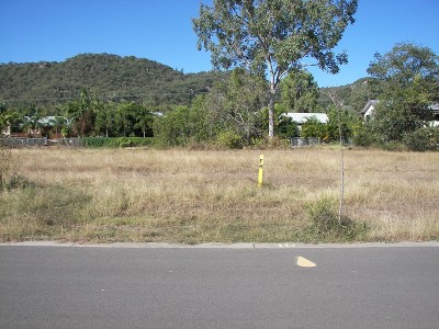 GREAT BUILDING BLOCK IN GREAT LOCATION!! Picture