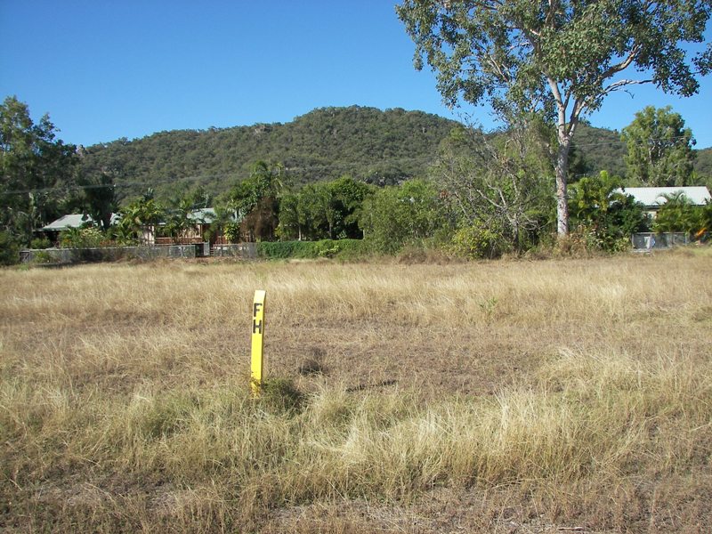 GREAT BUILDING BLOCK IN GREAT LOCATION!! Picture 3