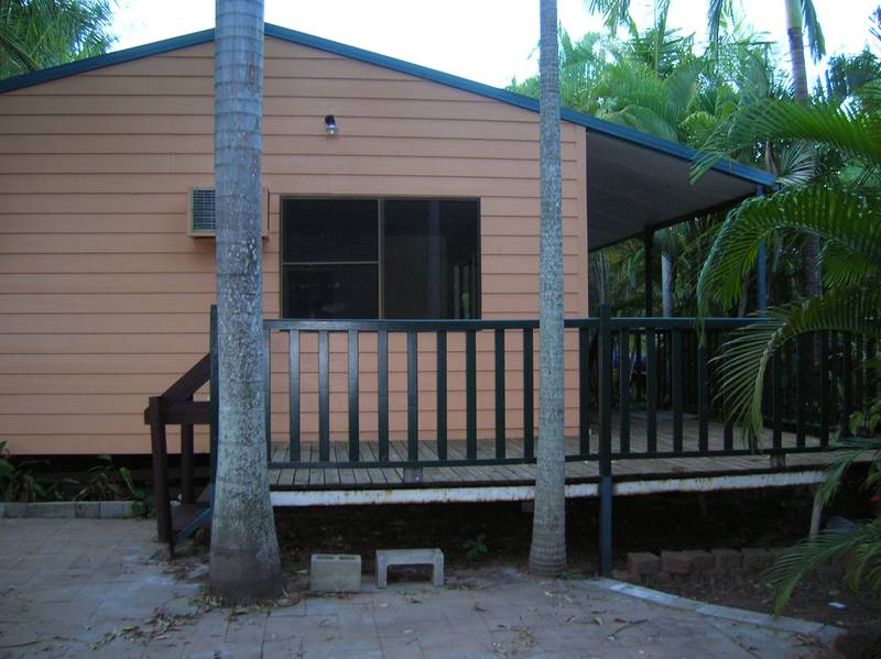 Quite Court Location & Pool Picture 2