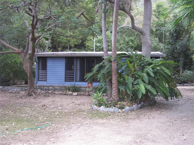 National Park at rear
,
Walk to Beach
, Quiet and Convienient Picture 1