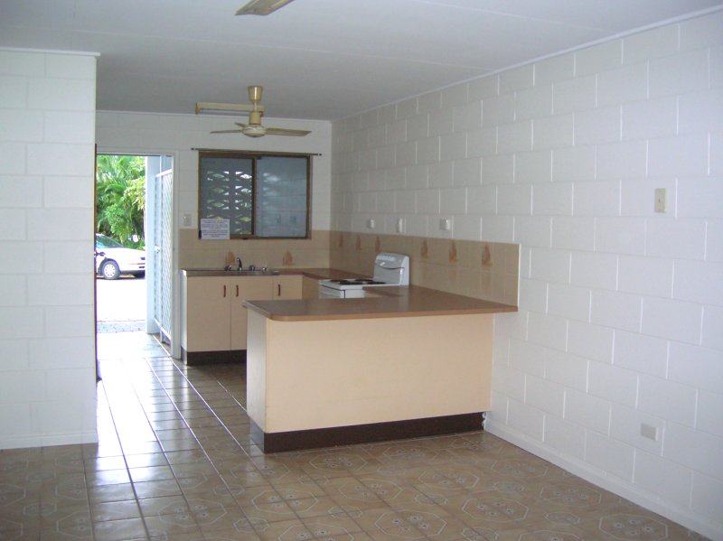 CONVENIENT LOCATION Picture 2