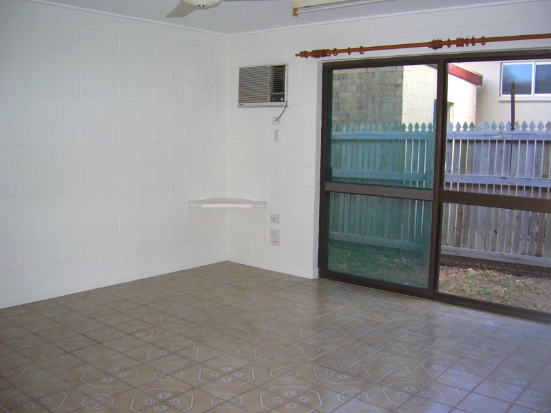 CONVENIENT LOCATION Picture 3