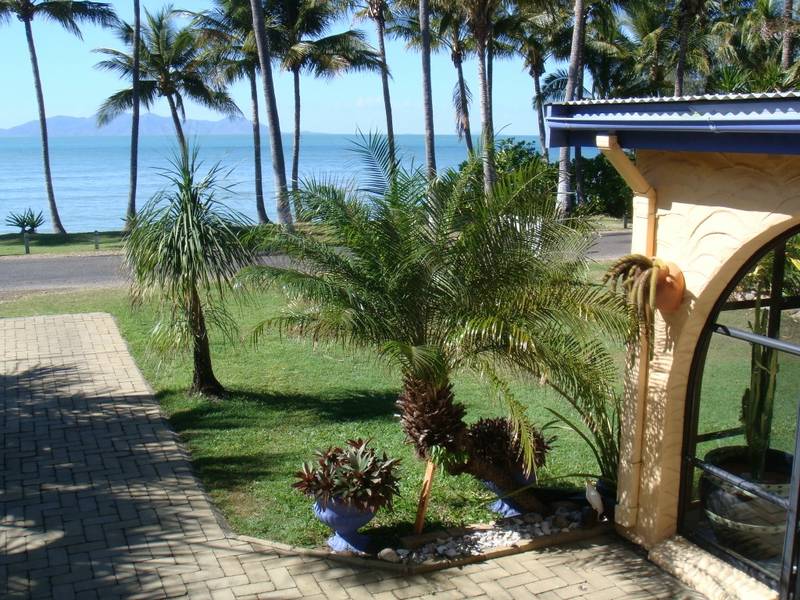 DOES IT GET ANY BETTER !!
MAGNIFICENT CORAL SEA VISTA !! Picture 1